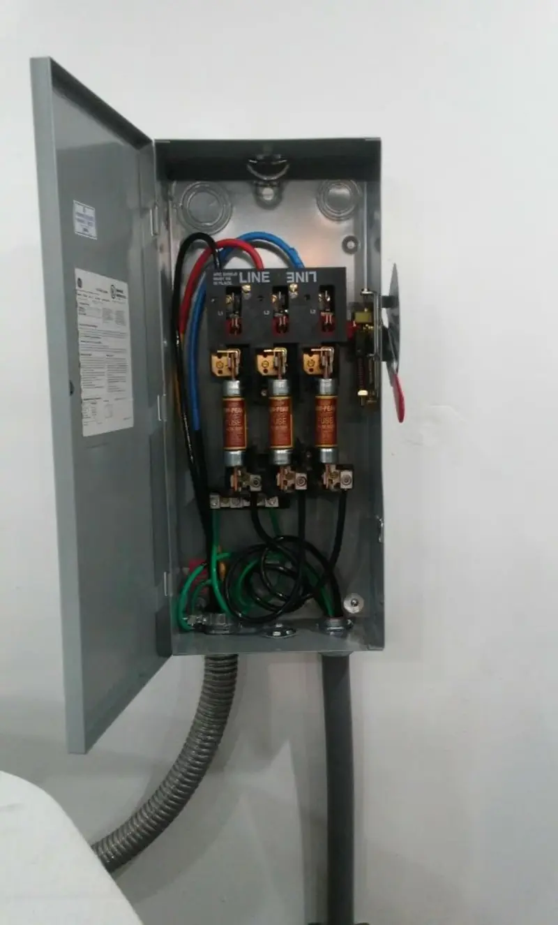 Three-phase disconnect switch installed for Electrical Wiring & Rewiring in El Centro